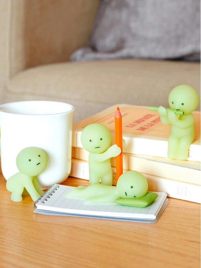 Dreams SMISKI Glow-in-the-Dark Decorative Mini Figure