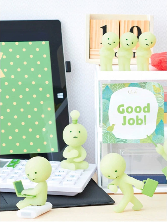 Dreams SMISKI Glow-in-the-Dark Decorative Mini Figure