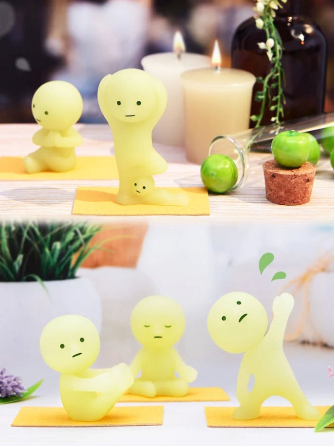 Dreams SMISKI Glow-in-the-Dark Decorative Mini Figure
